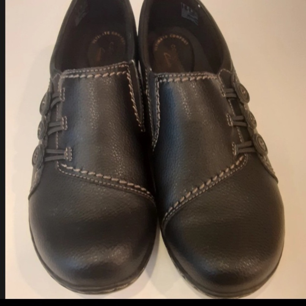 Clarks Collection Black Leather Button Accent‎ Comfort Slip On Loafers